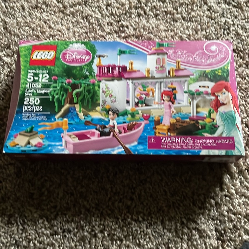 Ariel’s magical kiss legos